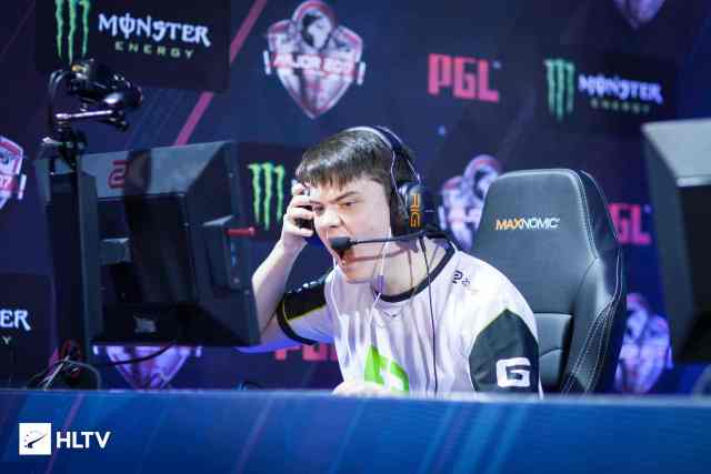 他不仅能立 他不仅能立