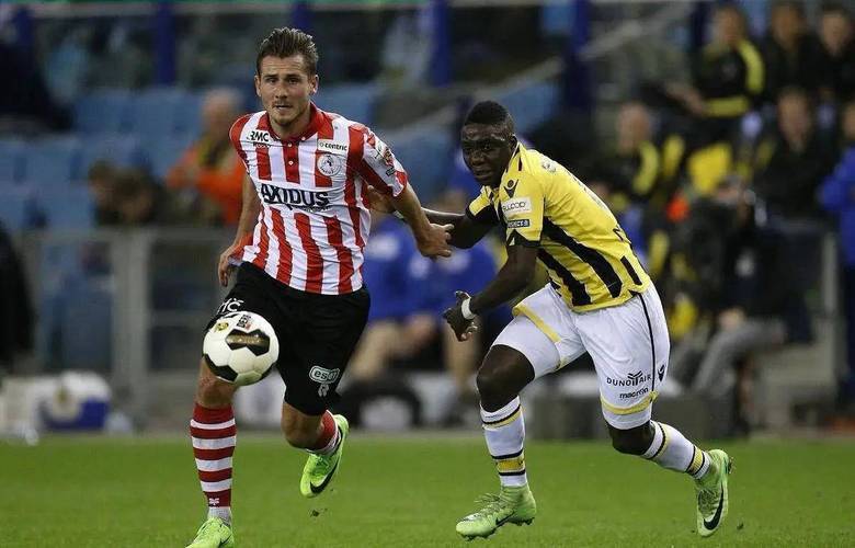 中卫侧移 中卫侧移